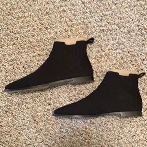 Rothy’s Merino Ankle Boot in Onyx Black, Size 8.5